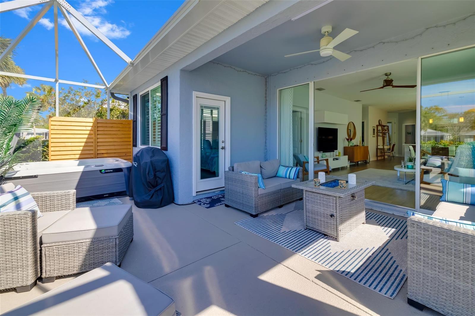 8109 - THE VILLAS 1 OF WATERSIDE VILLAGE - Residential