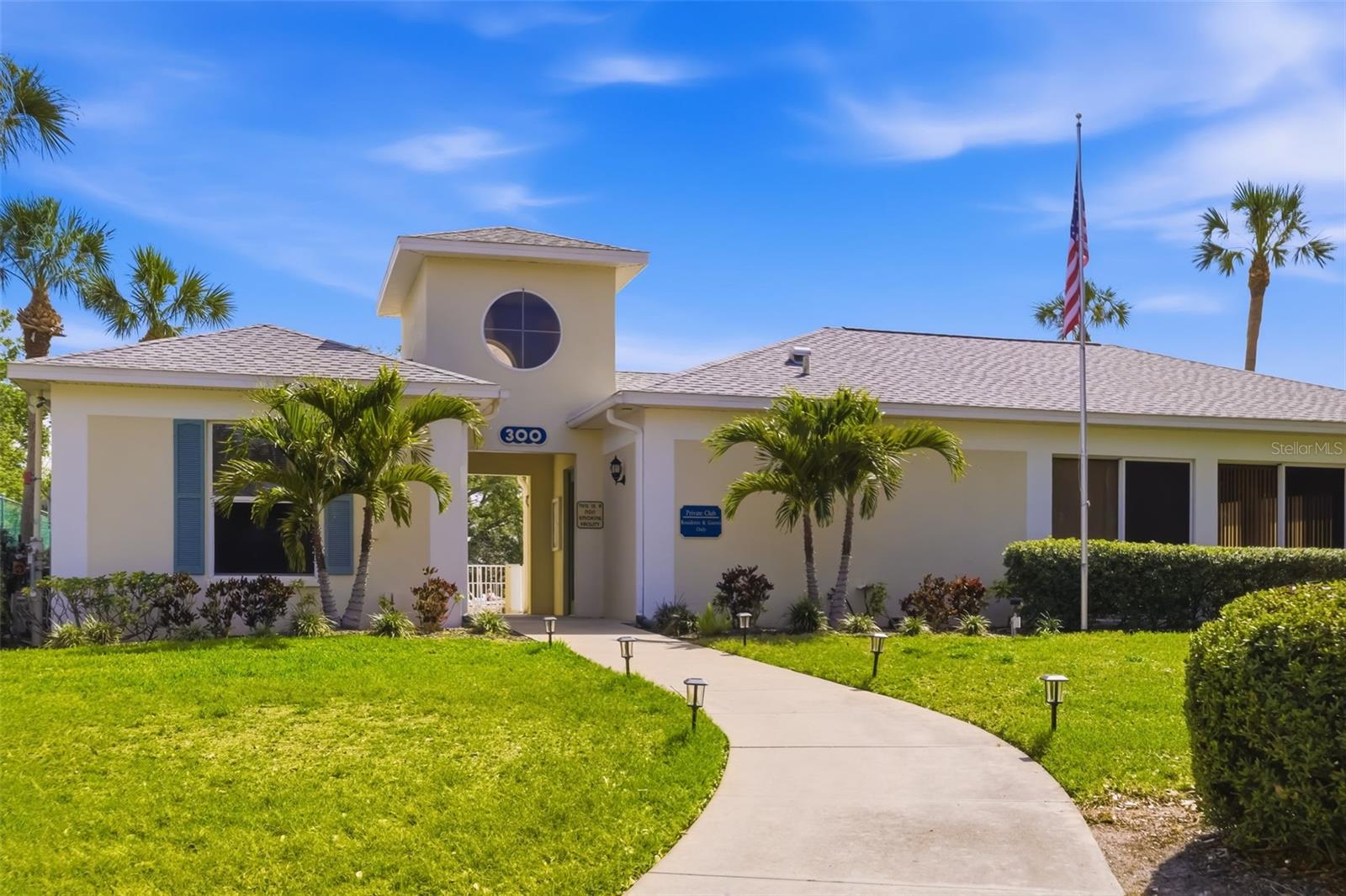 8109 - THE VILLAS 1 OF WATERSIDE VILLAGE - Residential