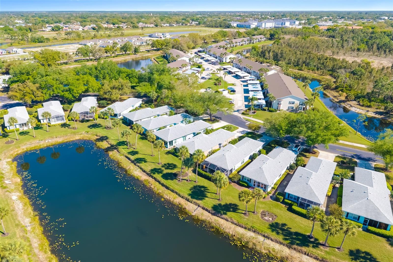 8109 - THE VILLAS 1 OF WATERSIDE VILLAGE - Residential