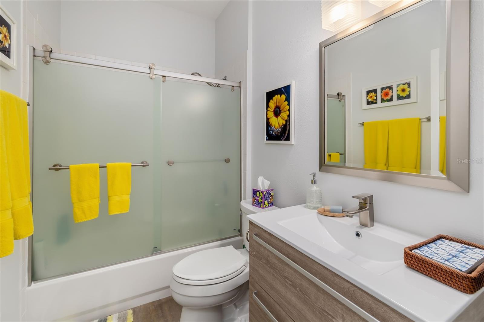 8109 - THE VILLAS 1 OF WATERSIDE VILLAGE - Residential