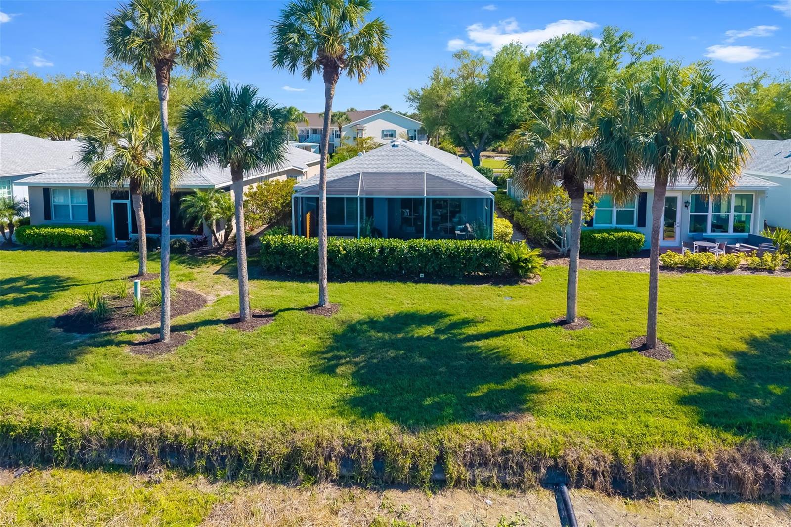 8109 - THE VILLAS 1 OF WATERSIDE VILLAGE - Residential