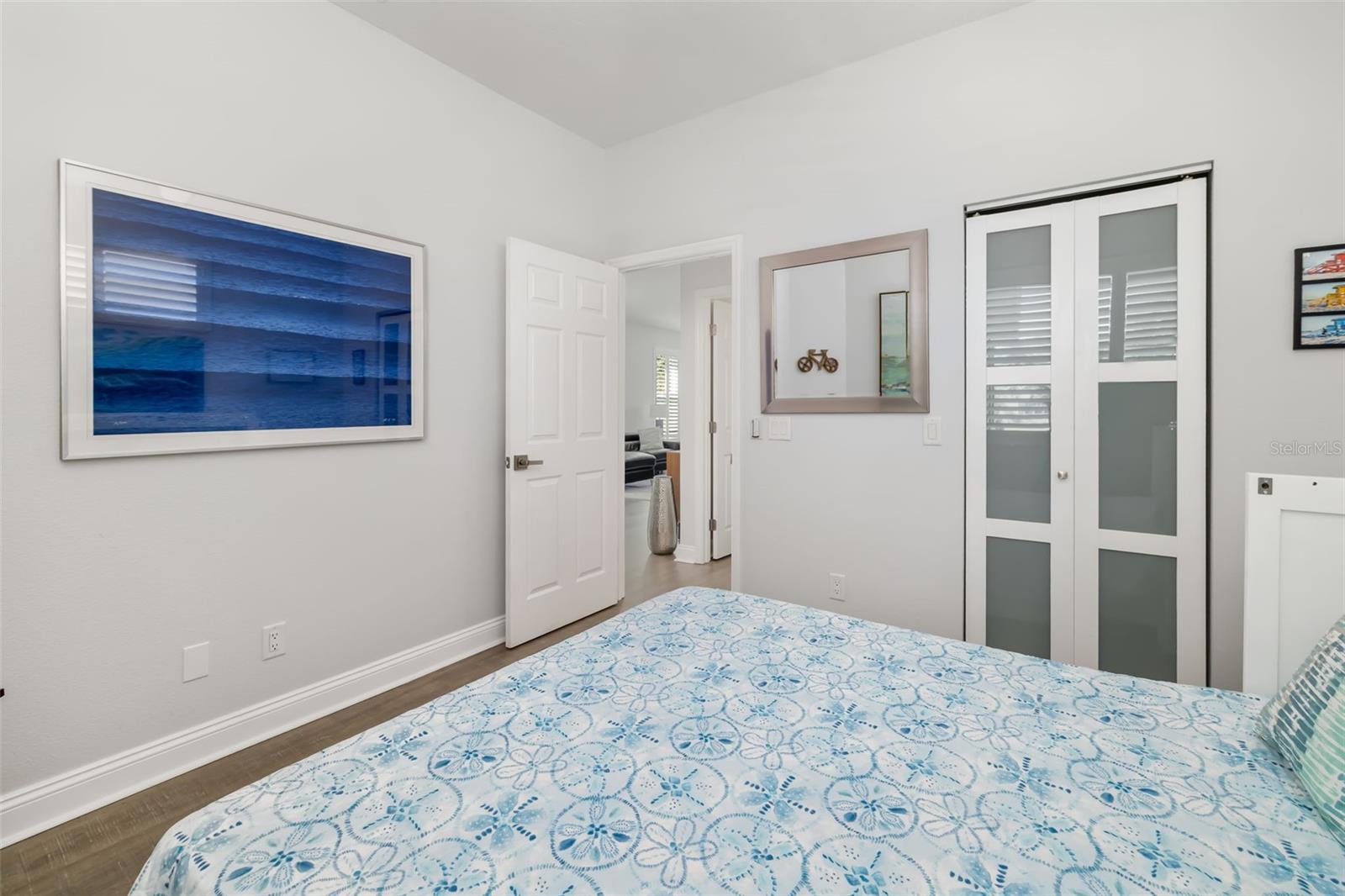 8109 - THE VILLAS 1 OF WATERSIDE VILLAGE - Residential