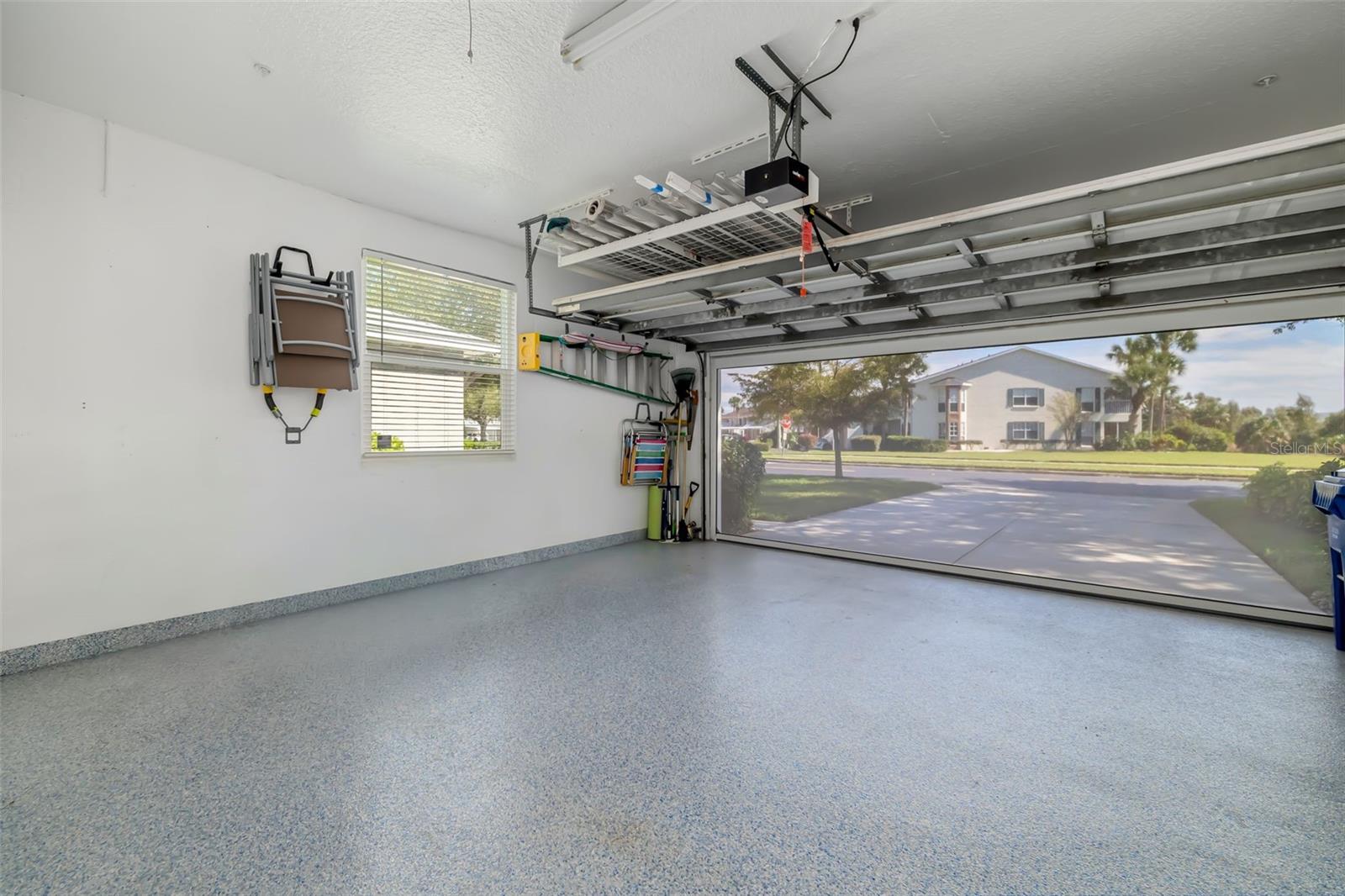 8109 - THE VILLAS 1 OF WATERSIDE VILLAGE - Residential