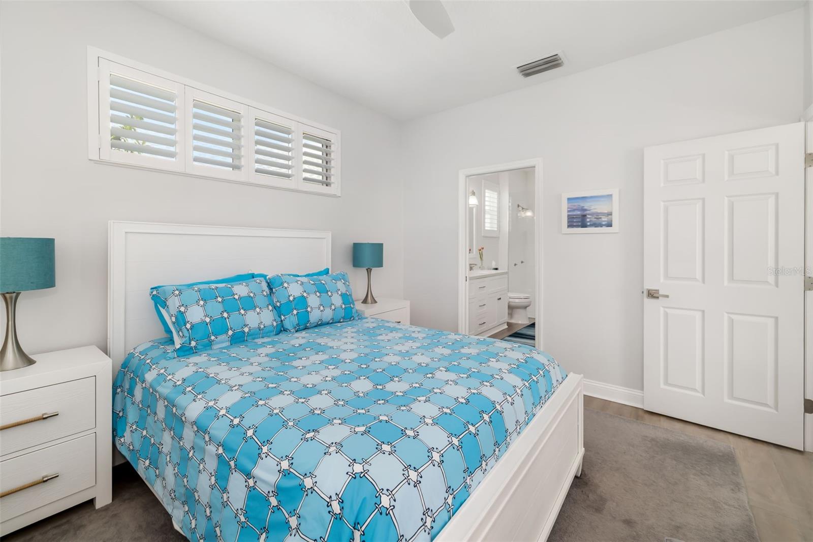 8109 - THE VILLAS 1 OF WATERSIDE VILLAGE - Residential