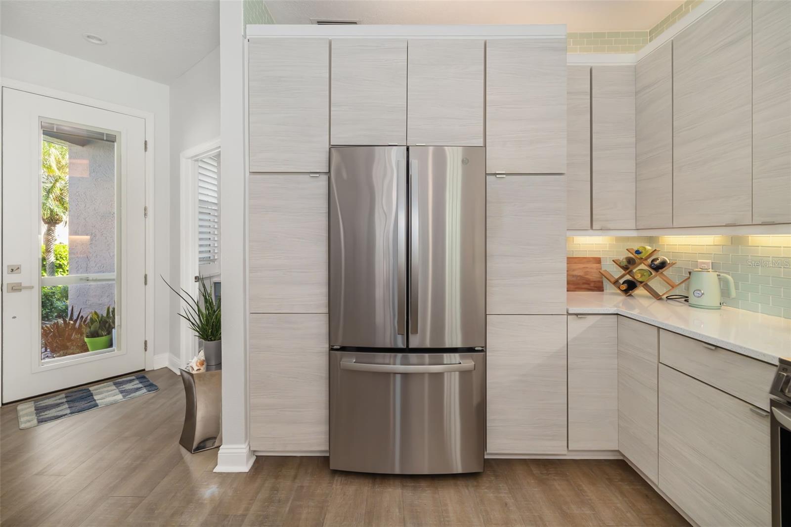 8109 - THE VILLAS 1 OF WATERSIDE VILLAGE - Residential