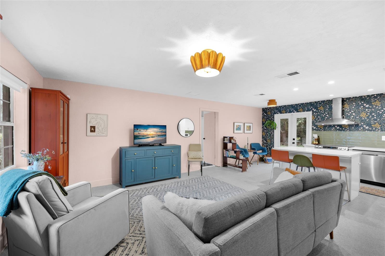 541 NE 10TH STREET