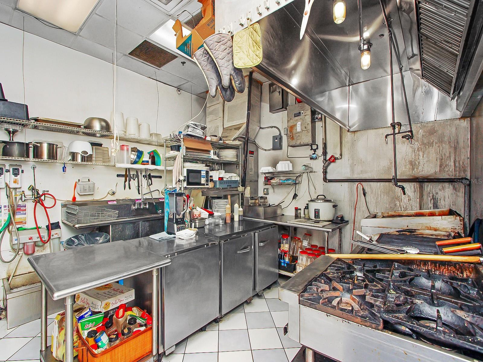 6428 INTERNATIONAL DRIVE