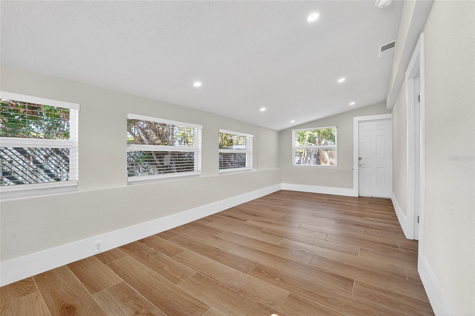 RUSTIC LODGE - Residential