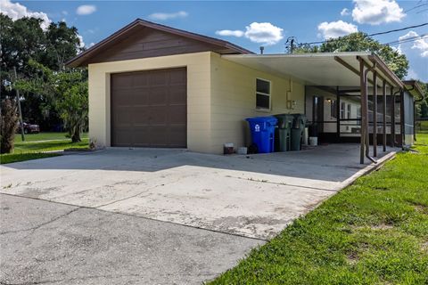 A home in LAKELAND