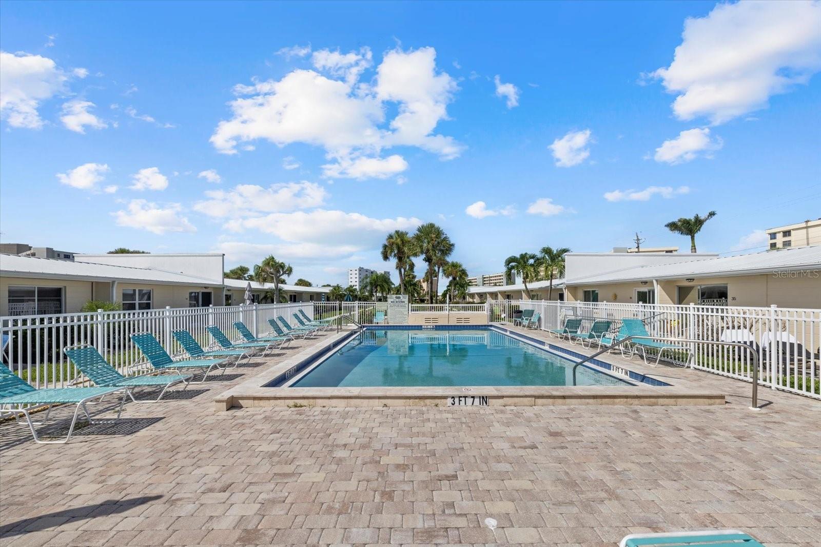 JAMAICA ROYALE - Residential