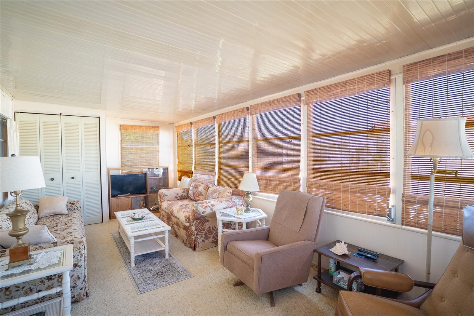 OAKS ROYAL MOBILE HOME SUB - Residential