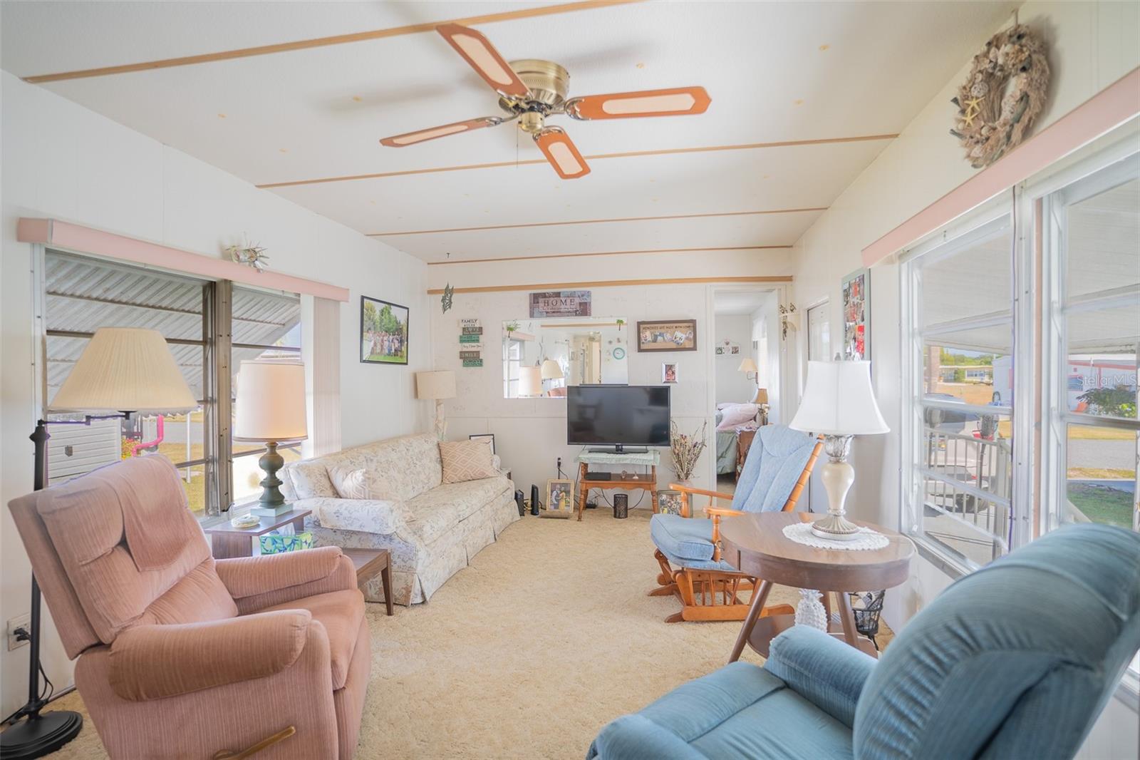 OAKS ROYAL MOBILE HOME SUB - Residential