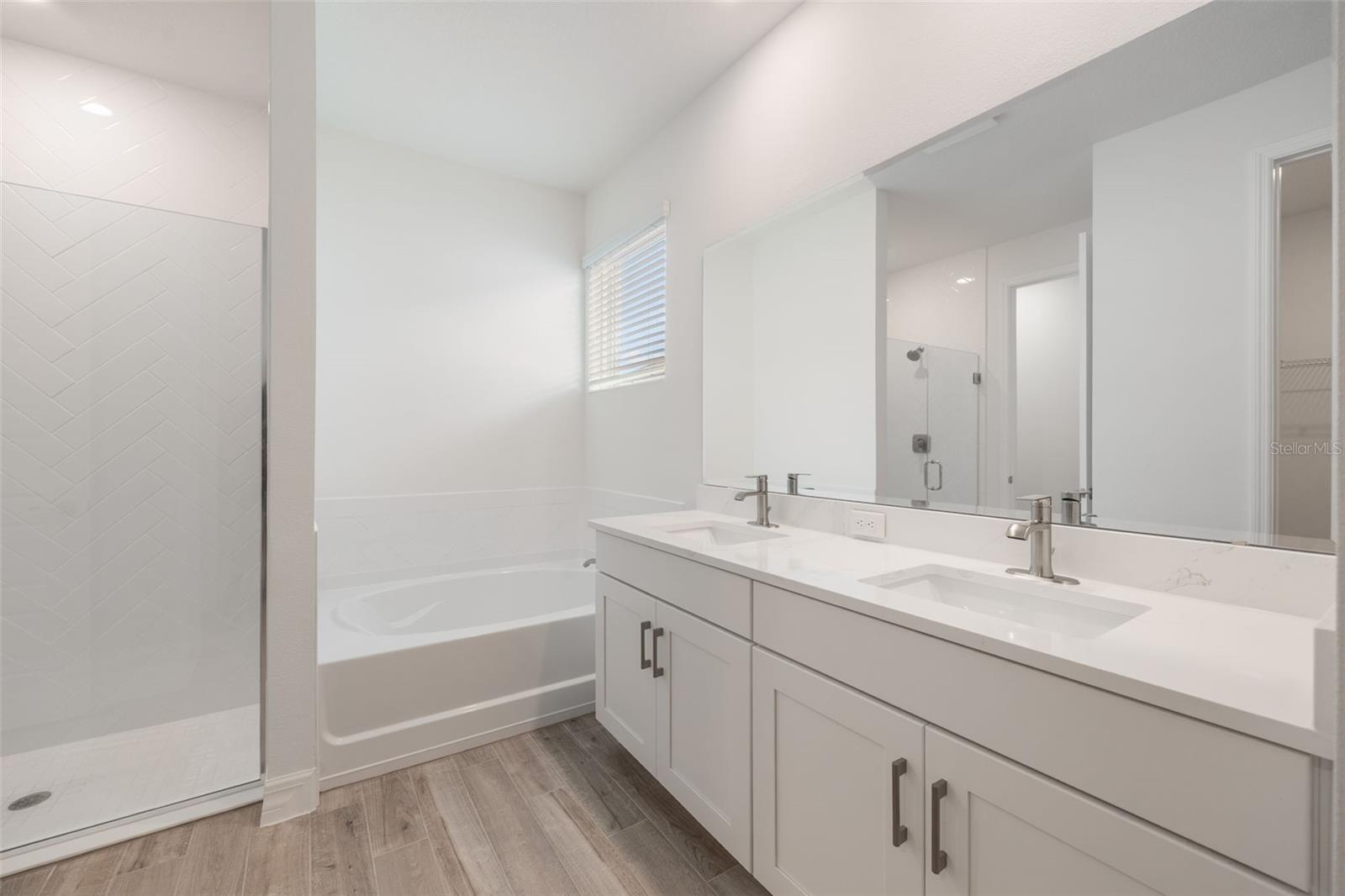 LAKES OF MOUNT DORA - Residential