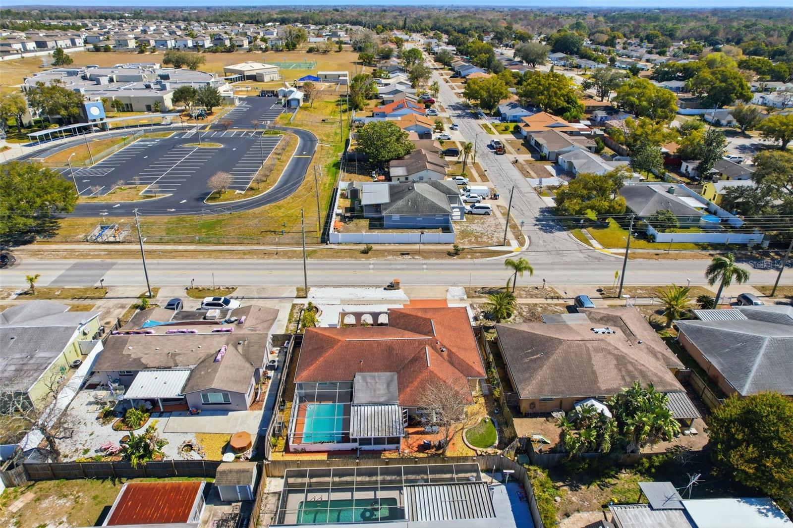 COLONIAL HILLS - Residential