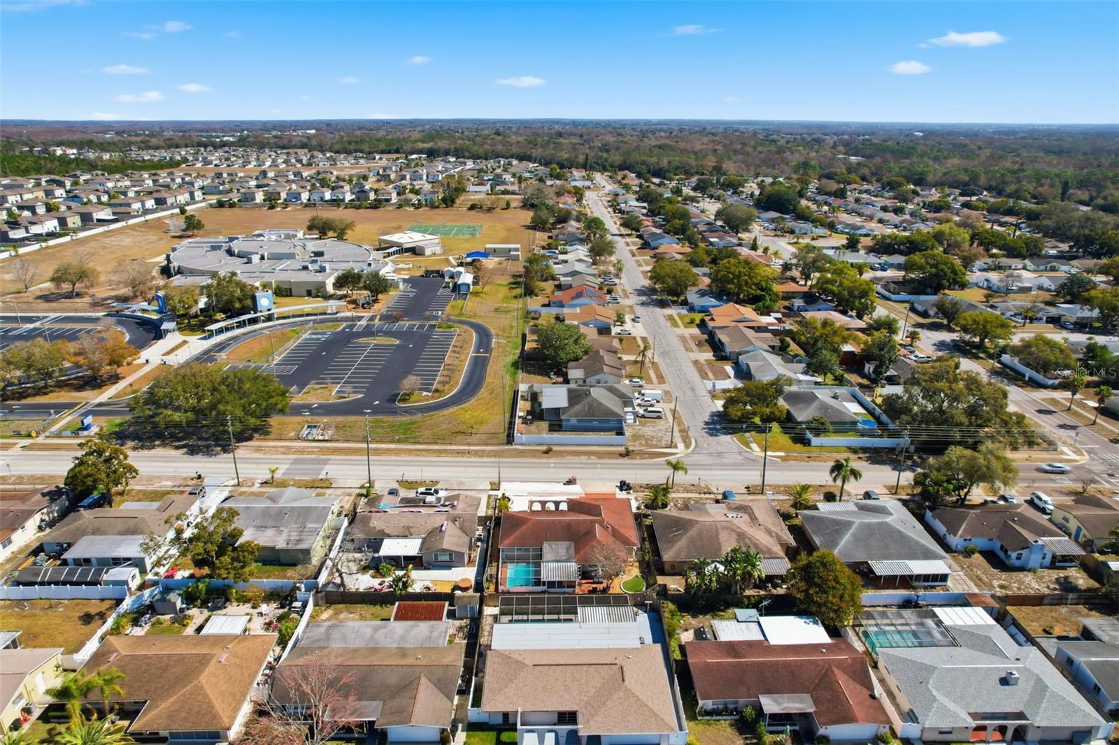 COLONIAL HILLS - Residential