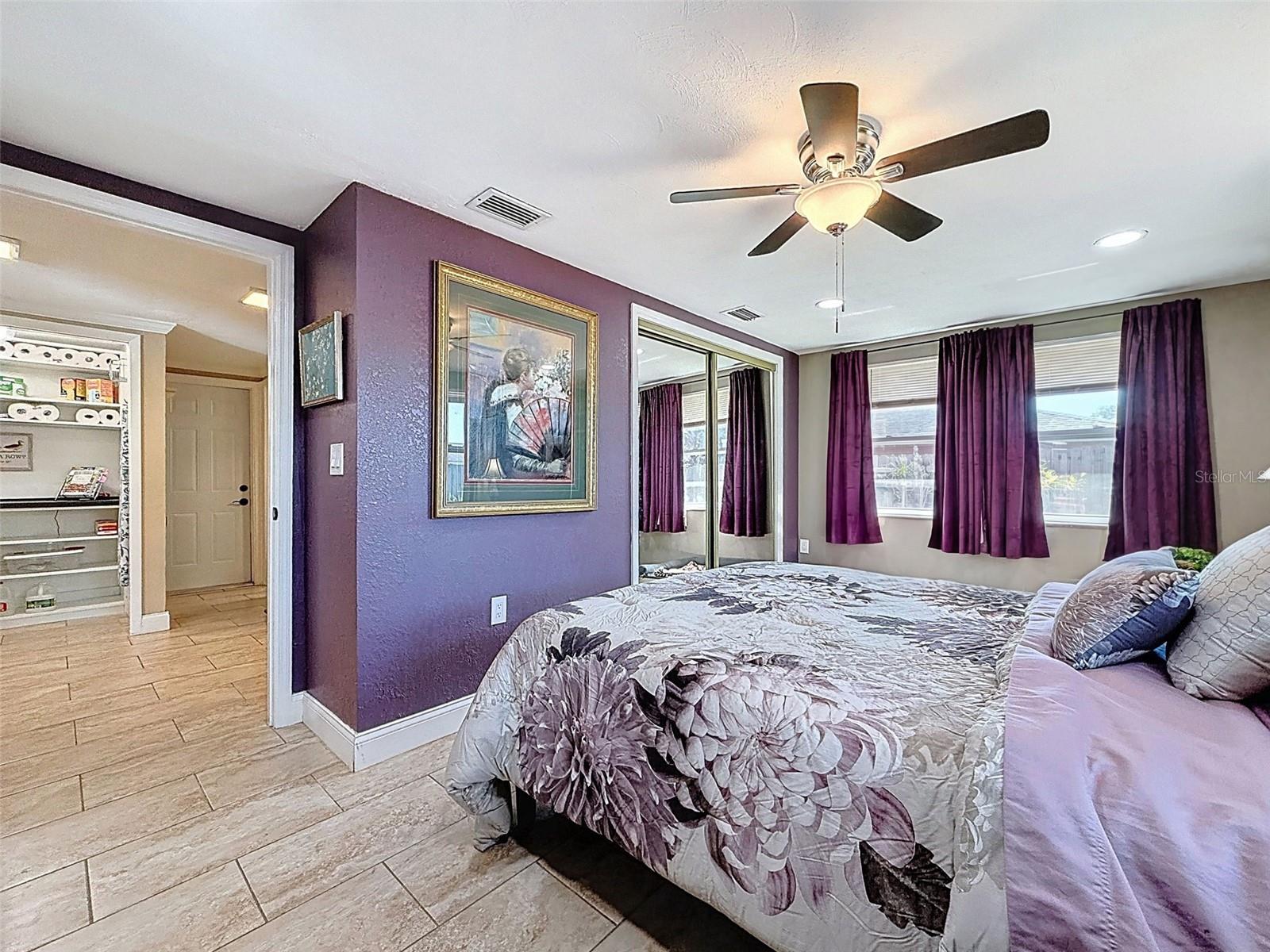 COLONIAL HILLS - Residential