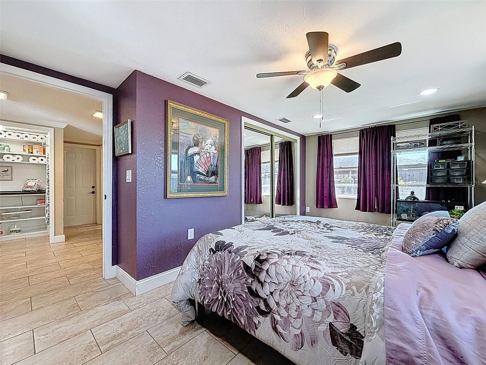 COLONIAL HILLS - Residential