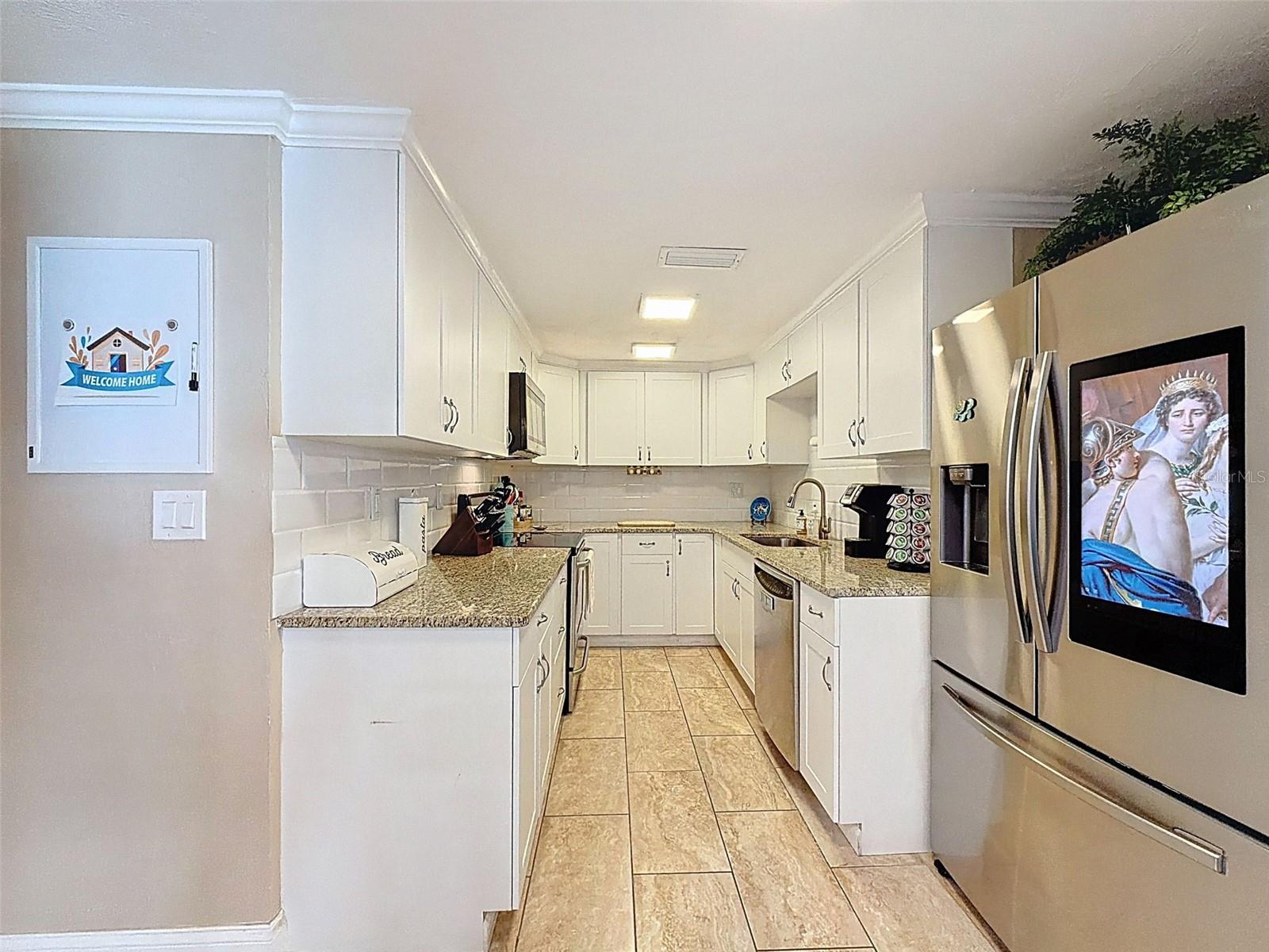 COLONIAL HILLS - Residential