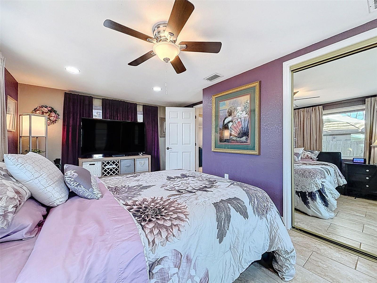 COLONIAL HILLS - Residential