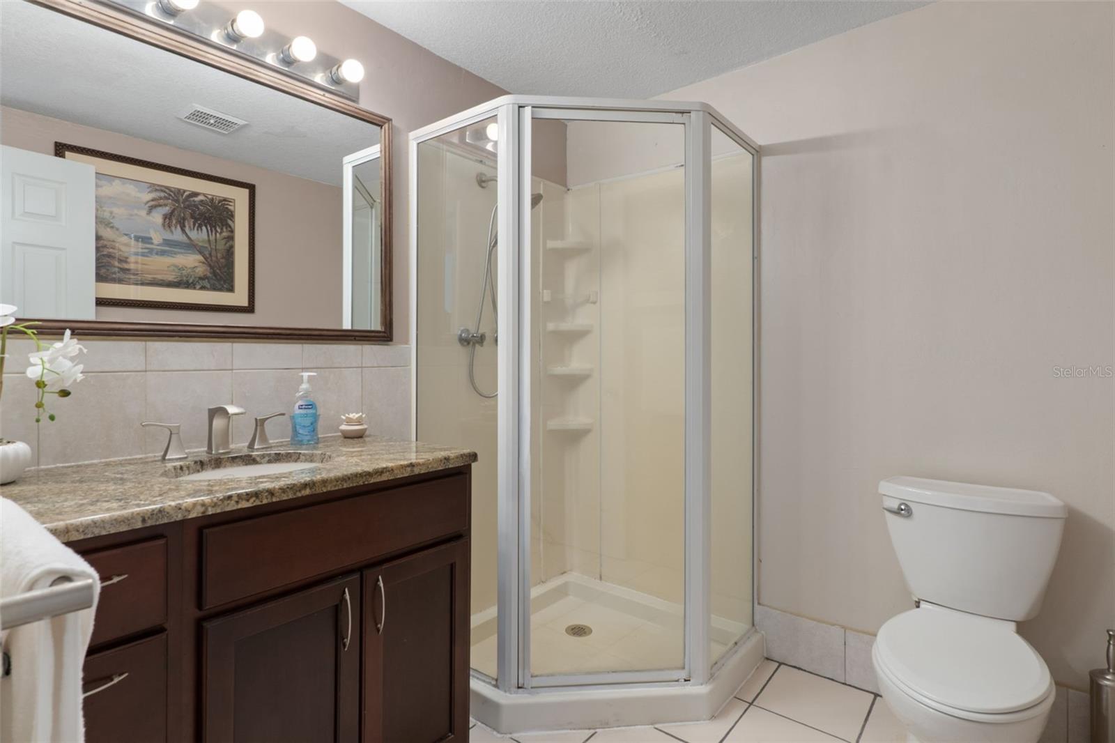 COLONIAL HILLS - Residential