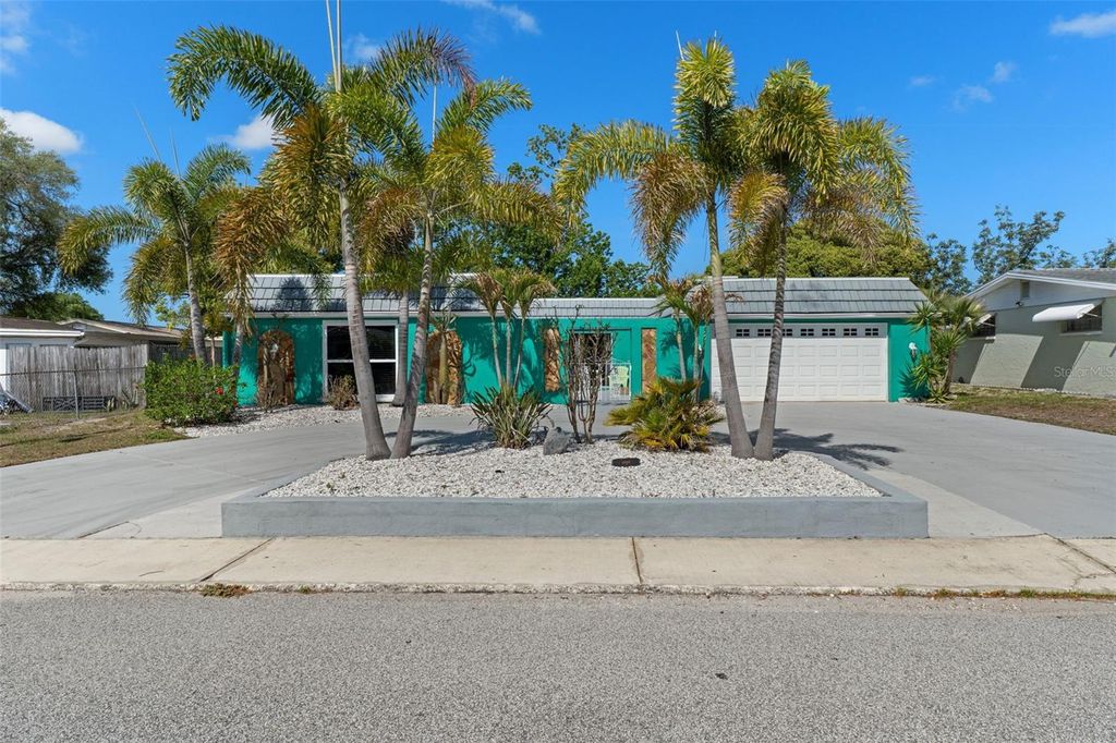 Photo of 3345 Blue Bird Drive, Holiday, FL 34690 (MLS # W7884467)