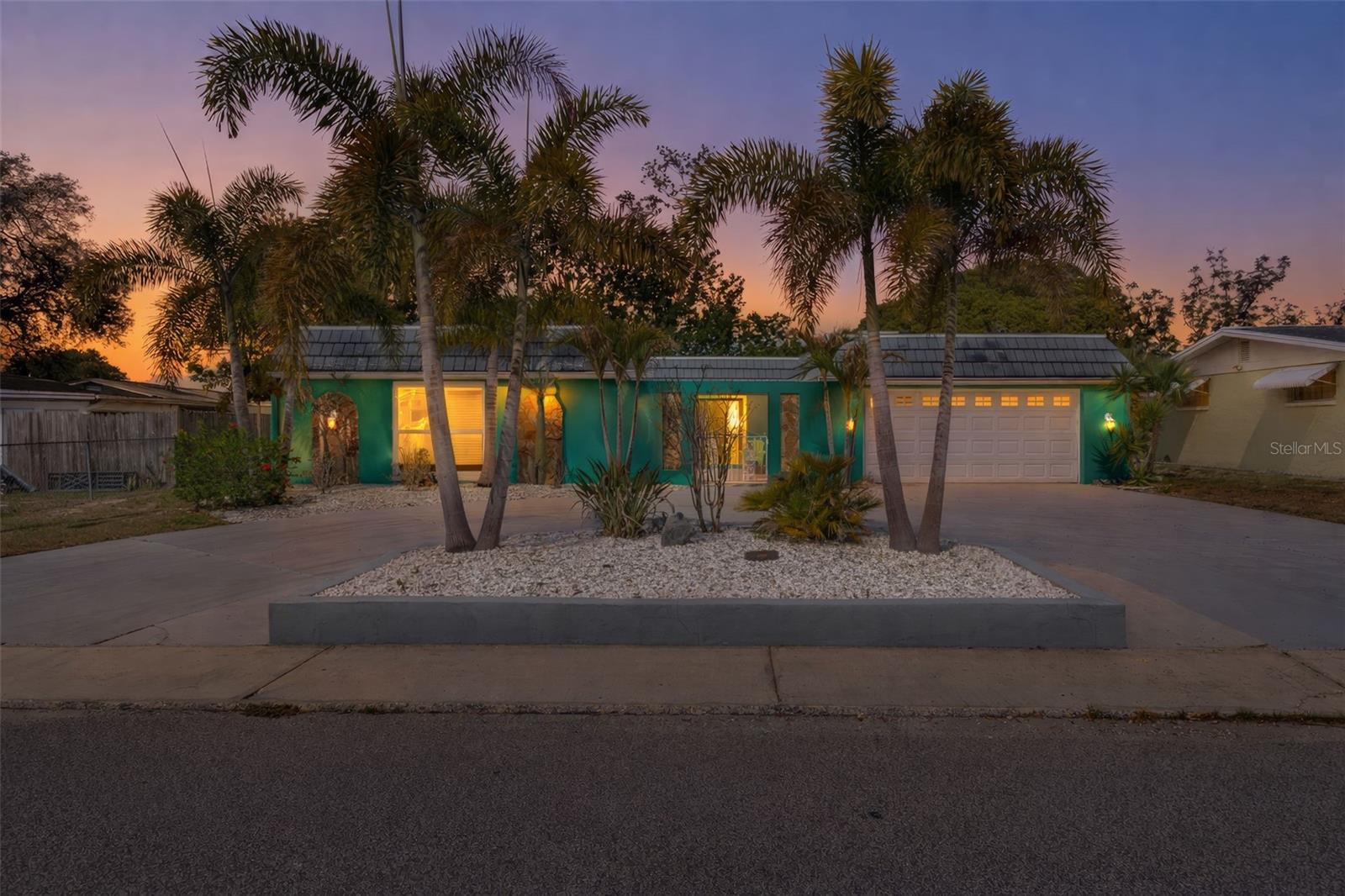 COLONIAL HILLS - Residential