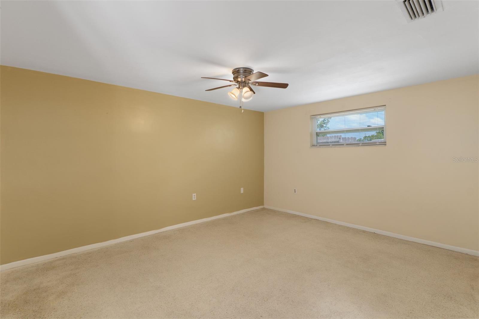 COLONIAL HILLS - Residential