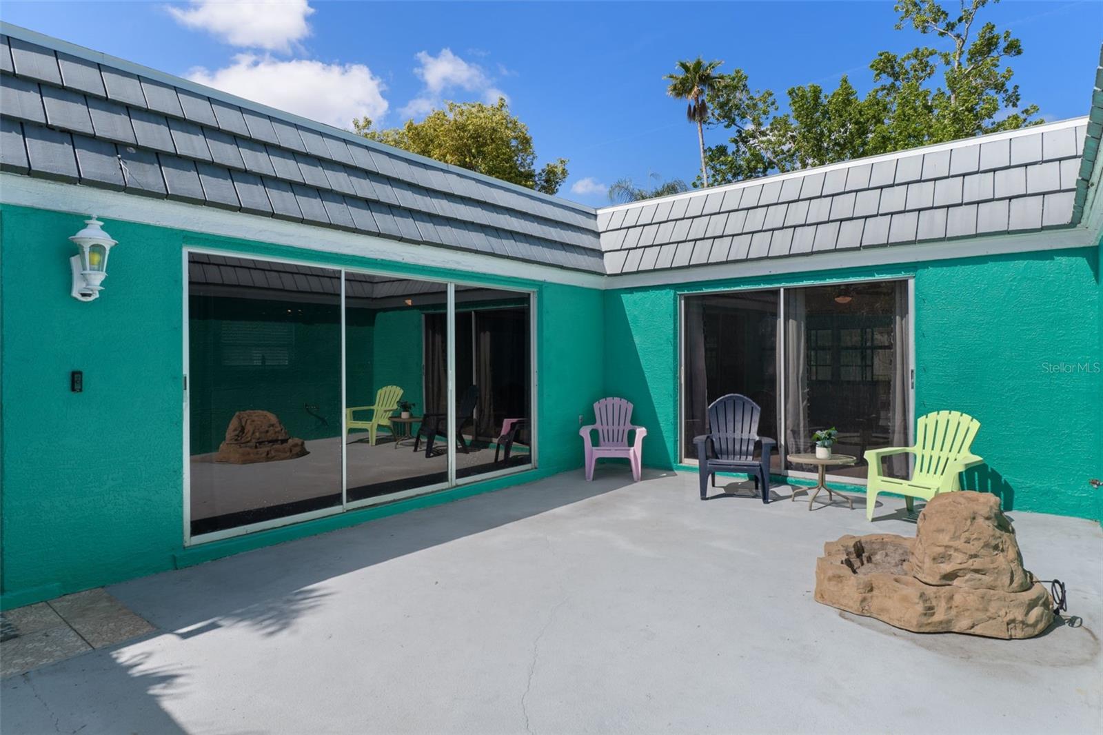 COLONIAL HILLS - Residential