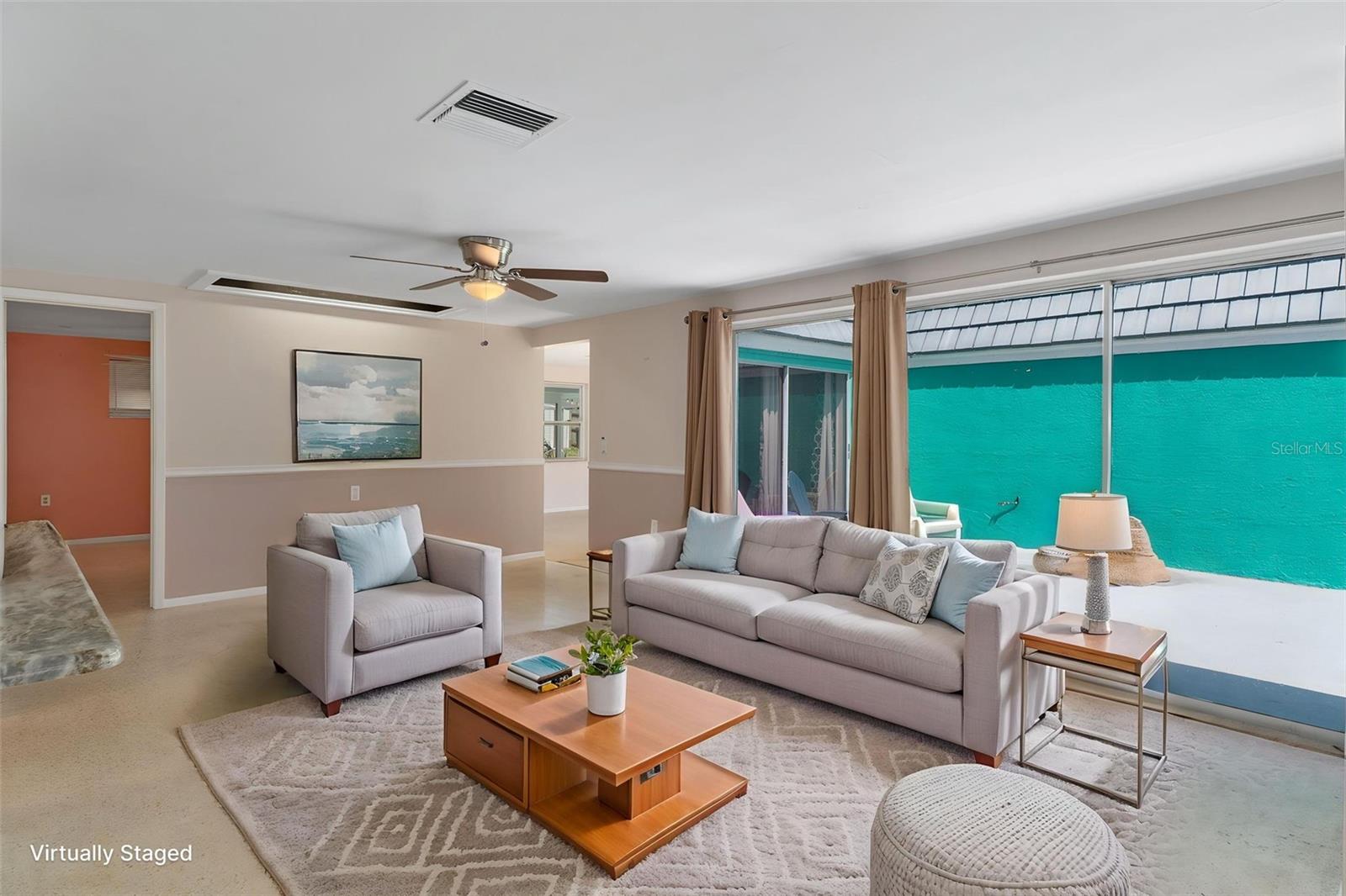 COLONIAL HILLS - Residential