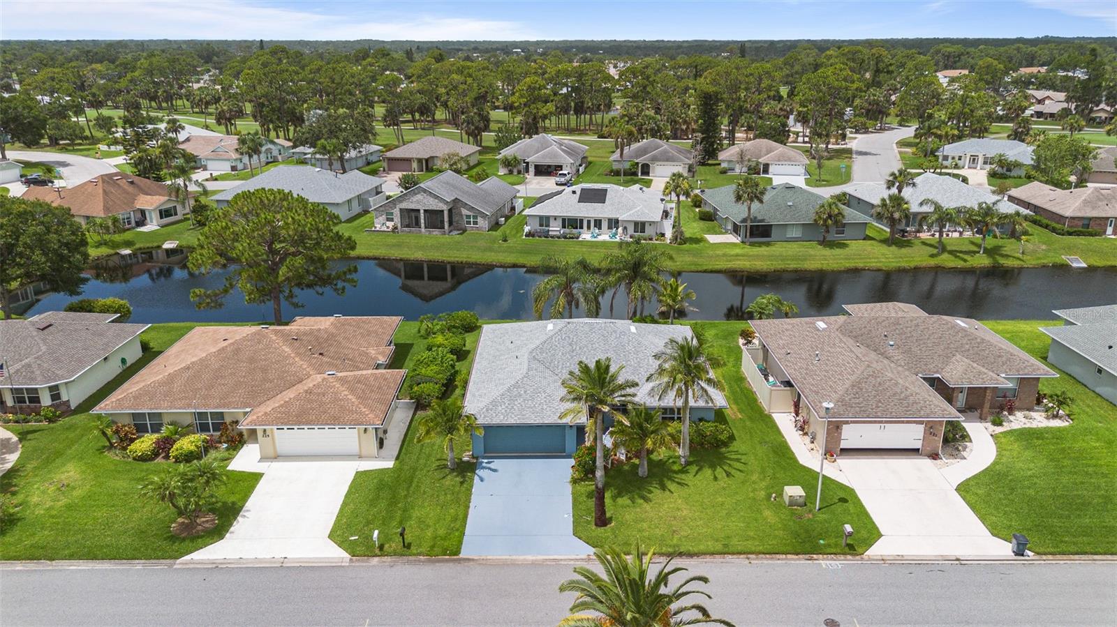 223 NE GOLF CLUB DRIVE