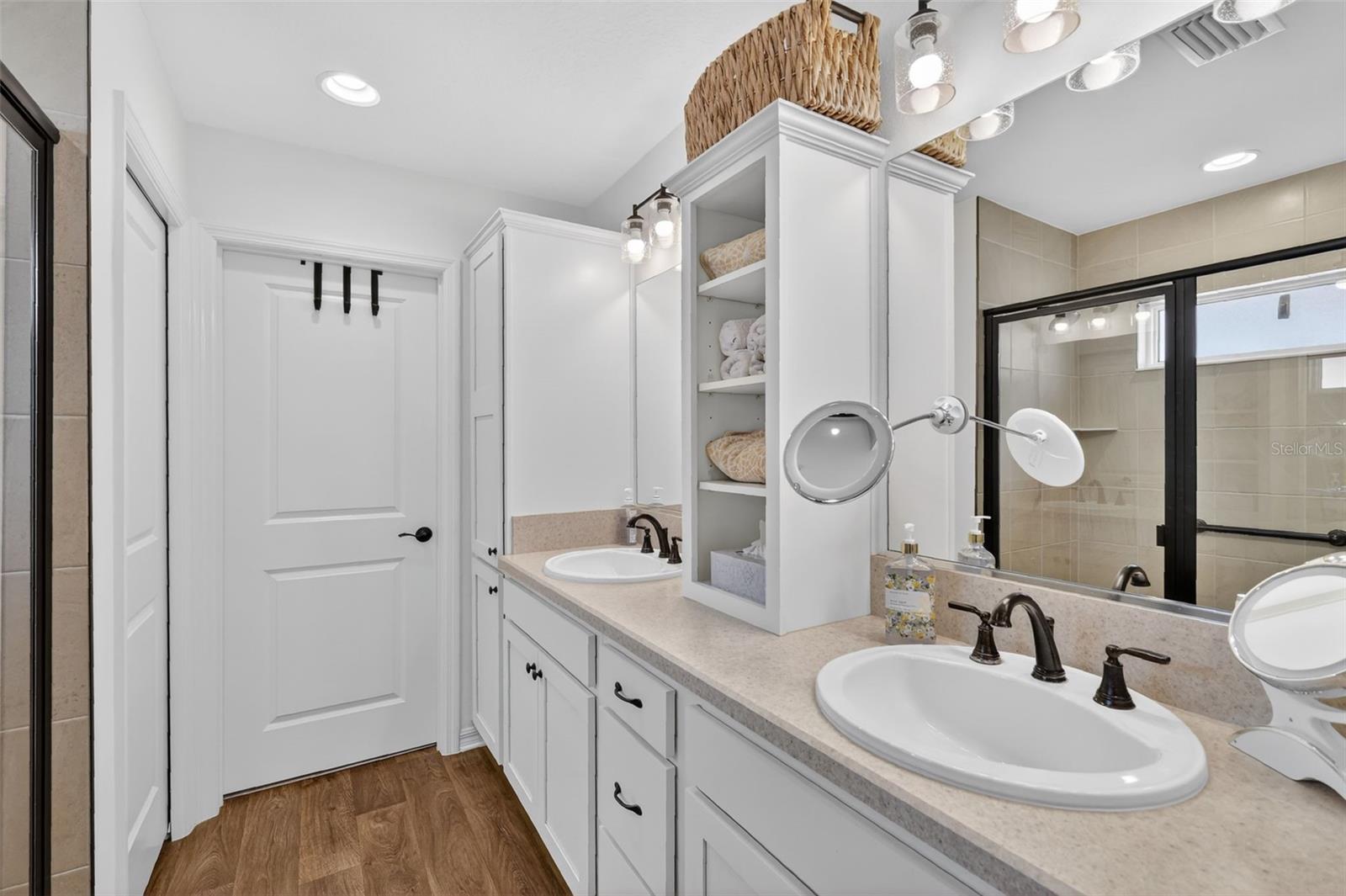 VILLAGES/SOUTHERN OAKS - Residential