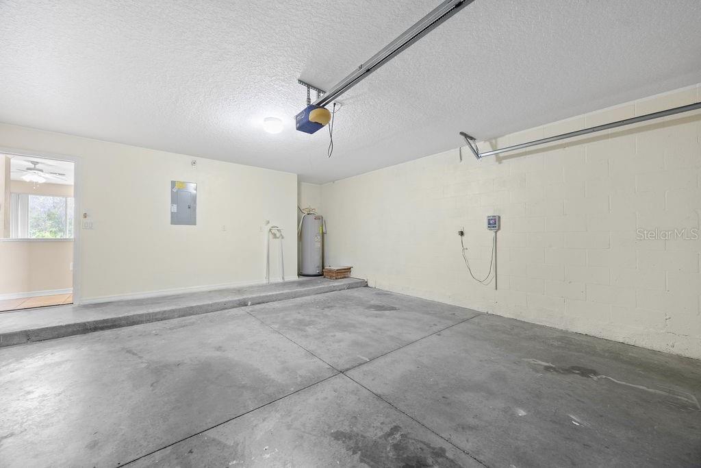 MOSS PARK RDG - Residential Lease