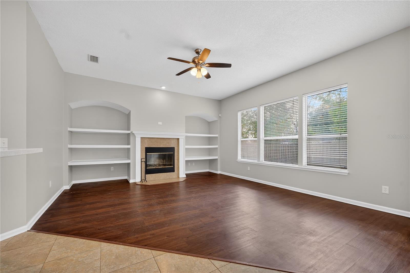 KENDALL TOWN - Residential