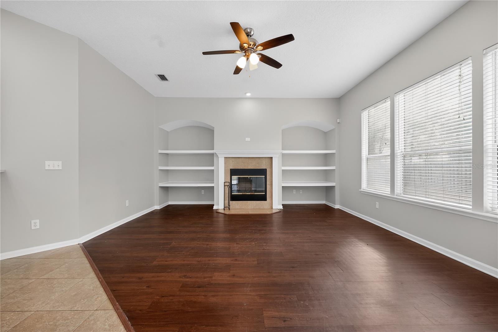 KENDALL TOWN - Residential