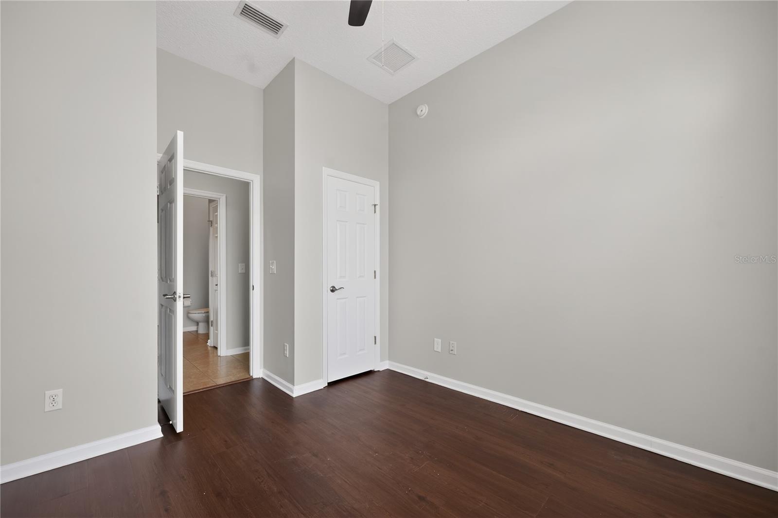 KENDALL TOWN - Residential