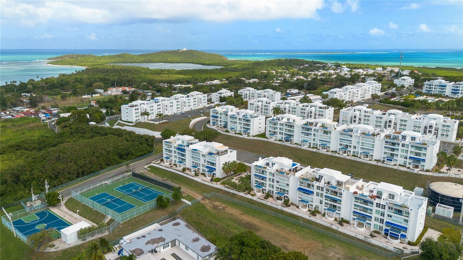 THE OCEAN CLUB AT SEVEN SEAS - Residential