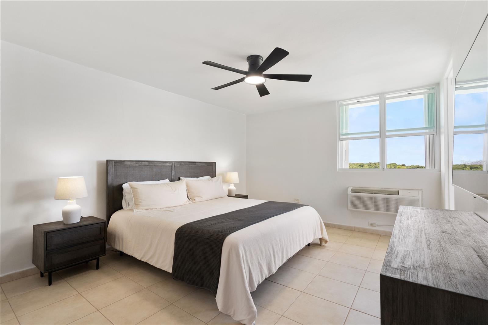 THE OCEAN CLUB AT SEVEN SEAS - Residential