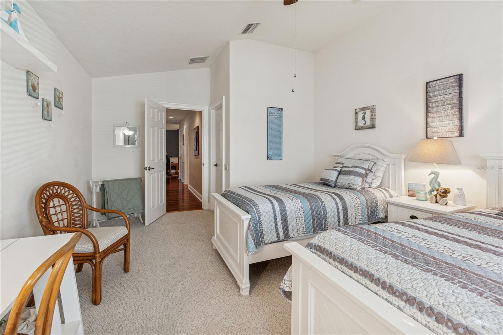 BEACON TRACE TWNHMS - Residential