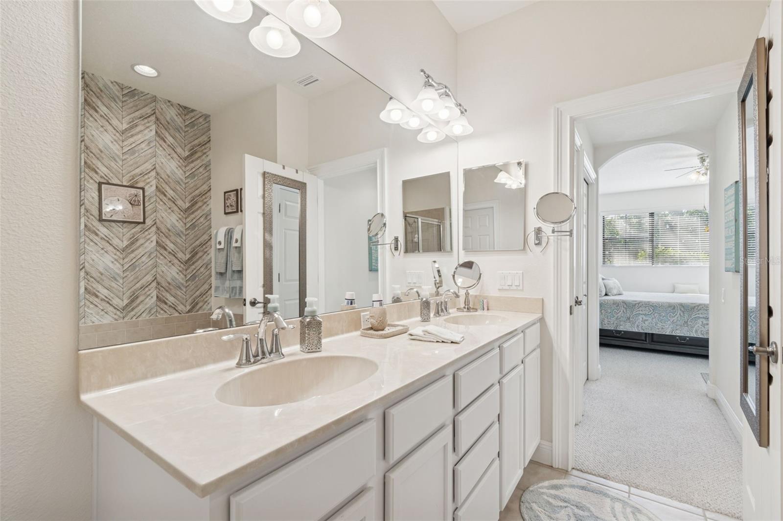 BEACON TRACE TWNHMS - Residential