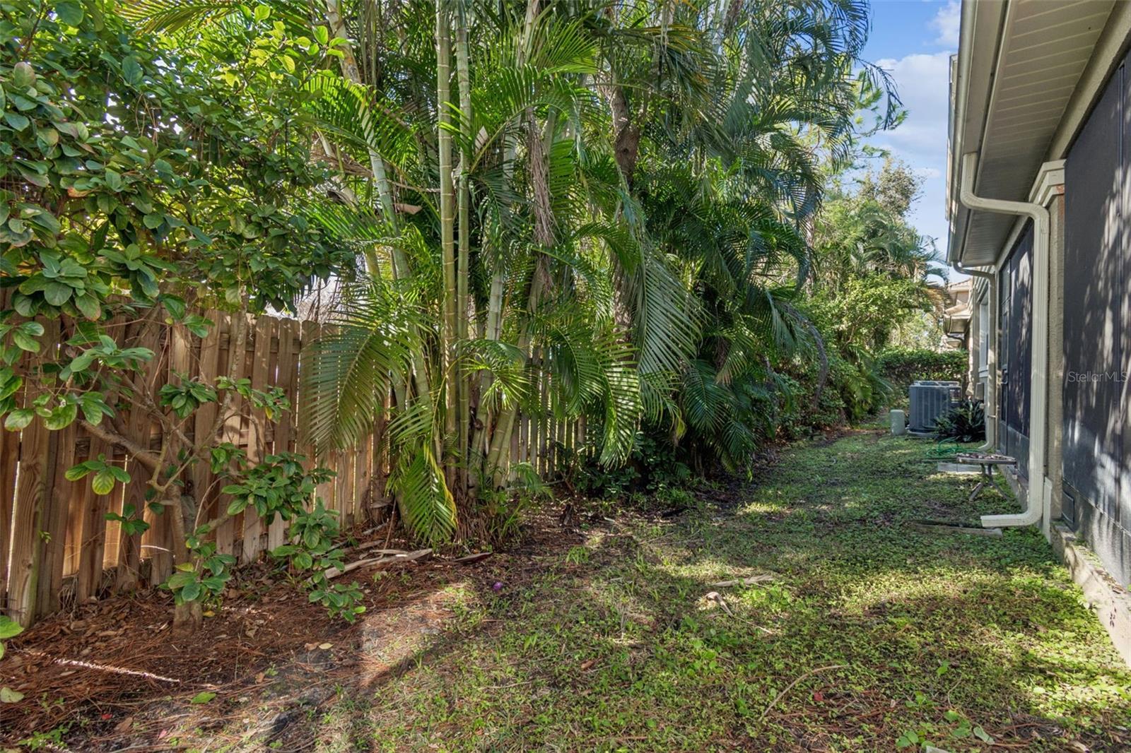 BEACON TRACE TWNHMS - Residential