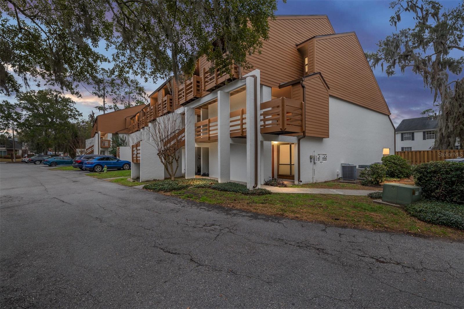 SOMERESET VILLAGE - Residential