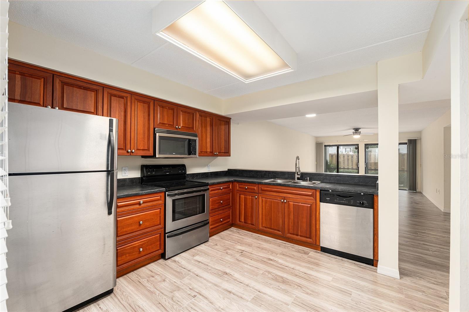 SOMERESET VILLAGE - Residential