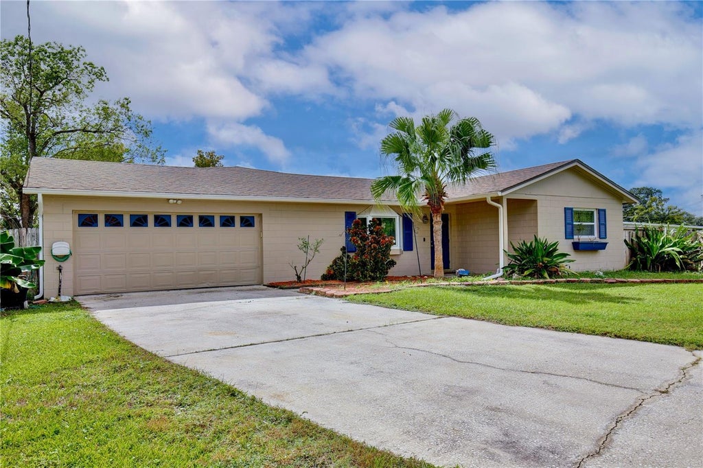Photo of 2032 Lake Christie Drive, Orlando, FL 32809 (MLS # O6453637)
