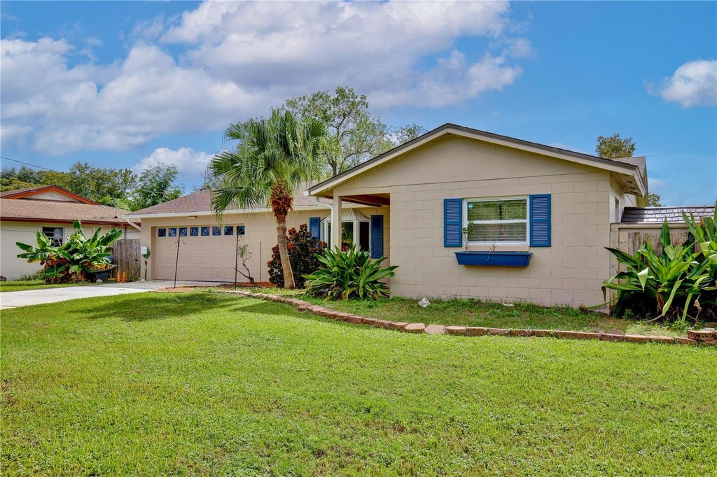 Photo of 2032 Lake Christie Drive, Orlando, FL 32809 (MLS # O6453637)