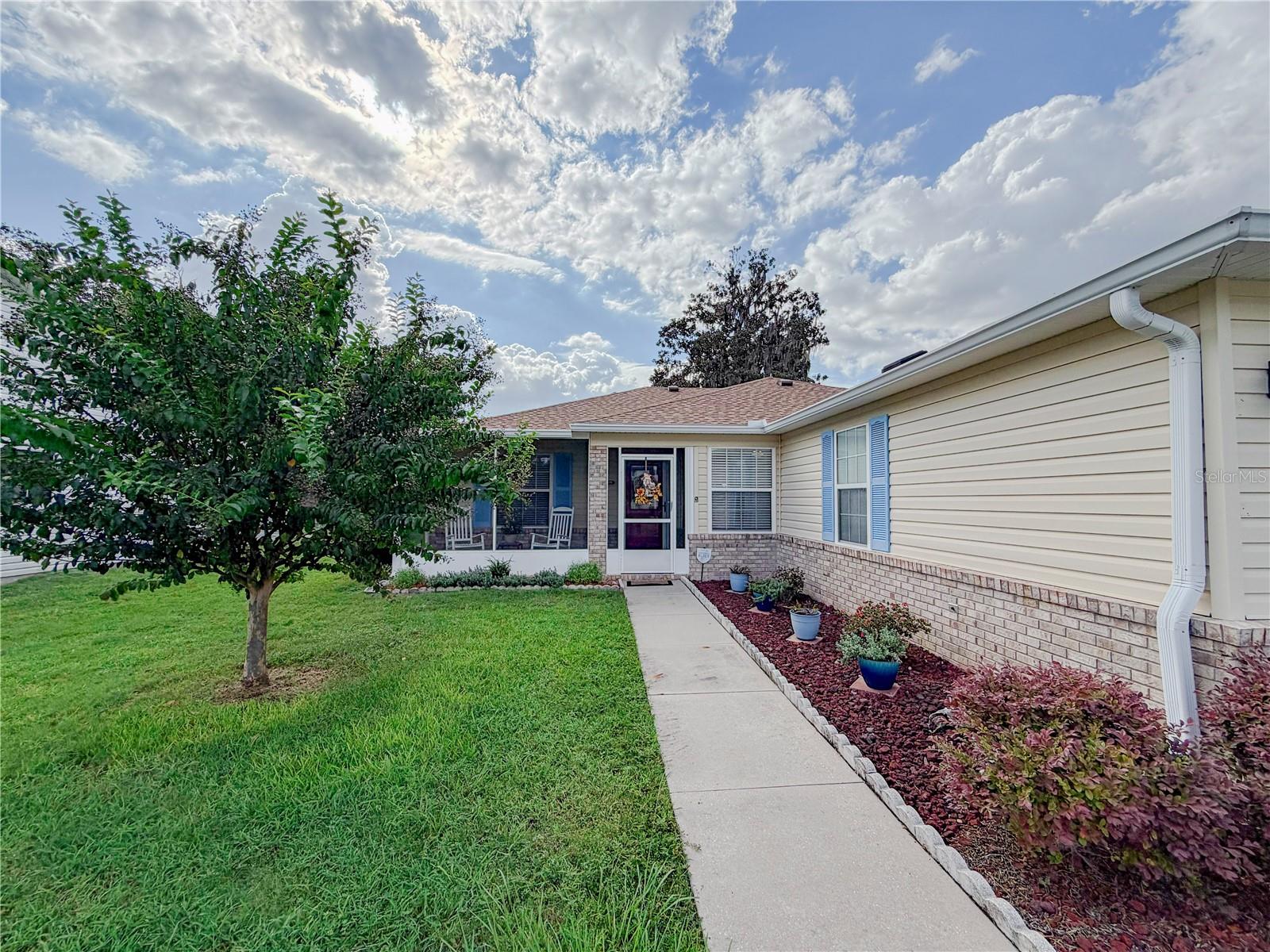 437 SE ROSEWOOD CIRCLE