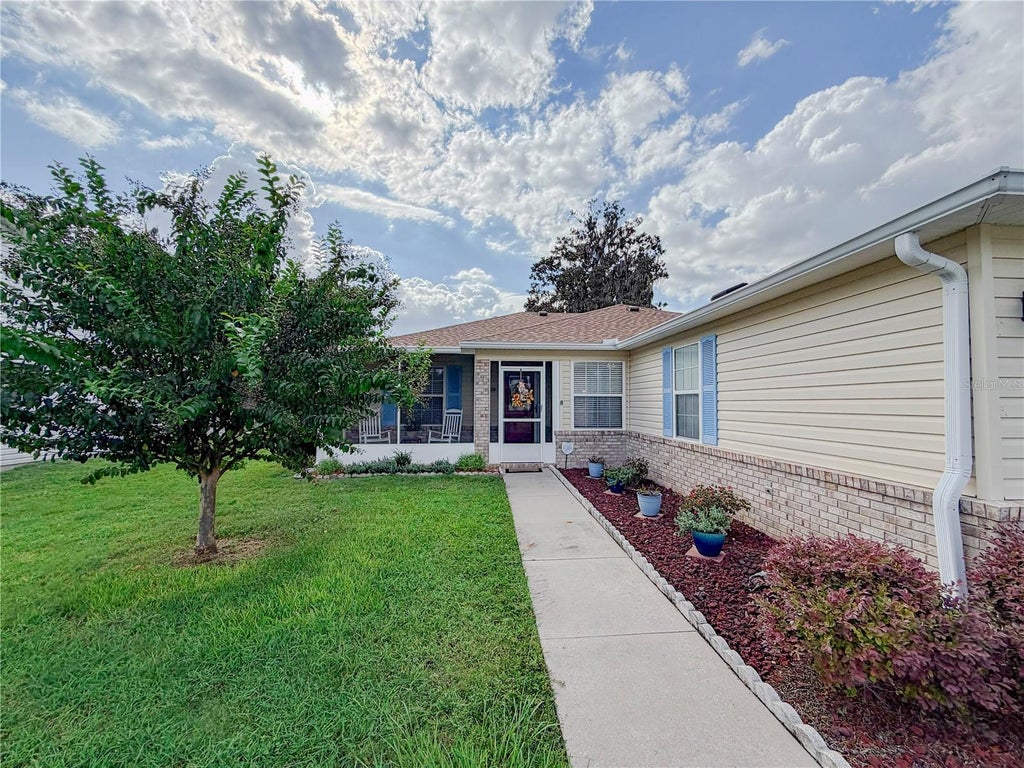 Photo of 437 SE Rosewood Circle, Lake City, FL 32025 (MLS # GC543632)