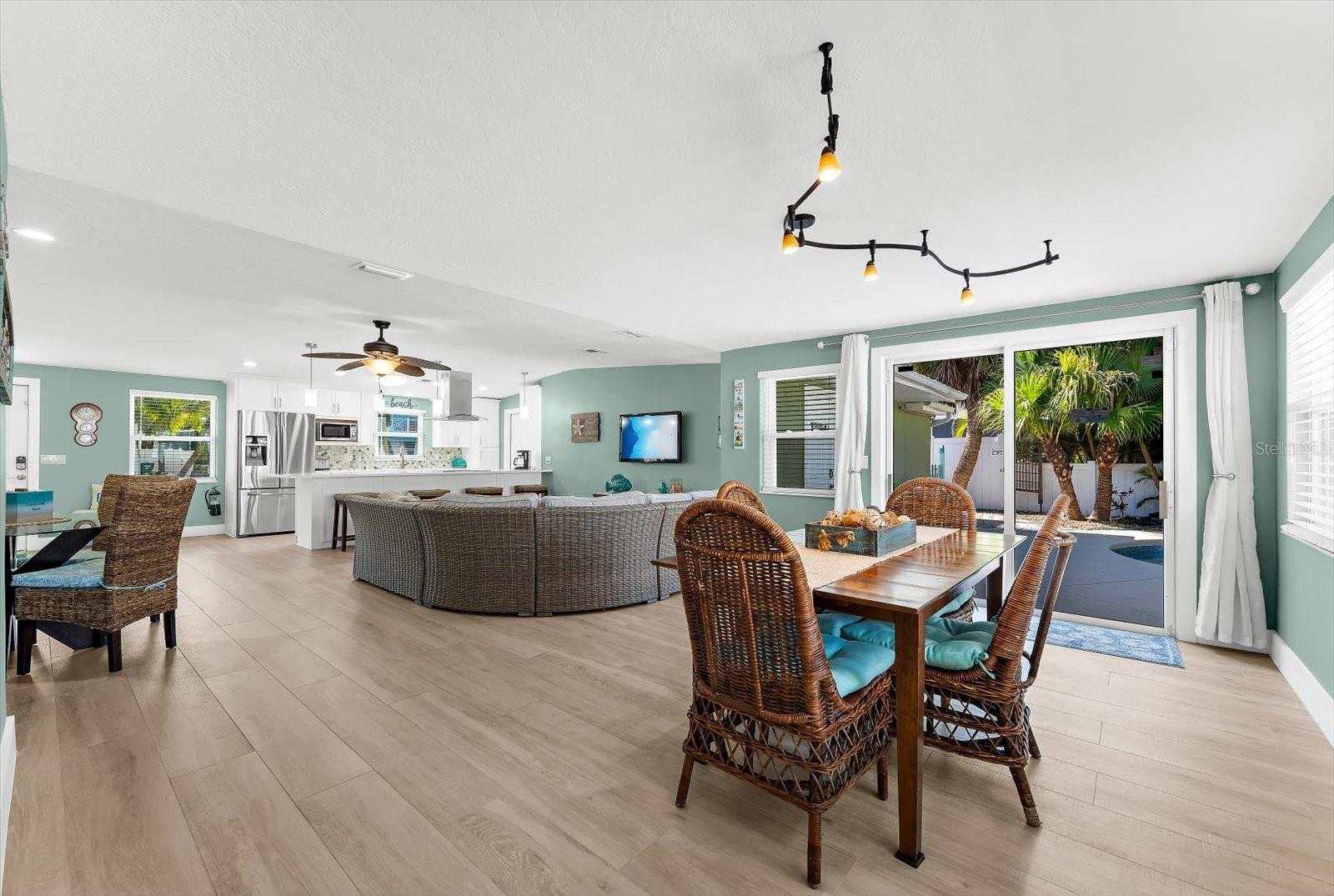 KEY ROYALE TERRACE - Residential