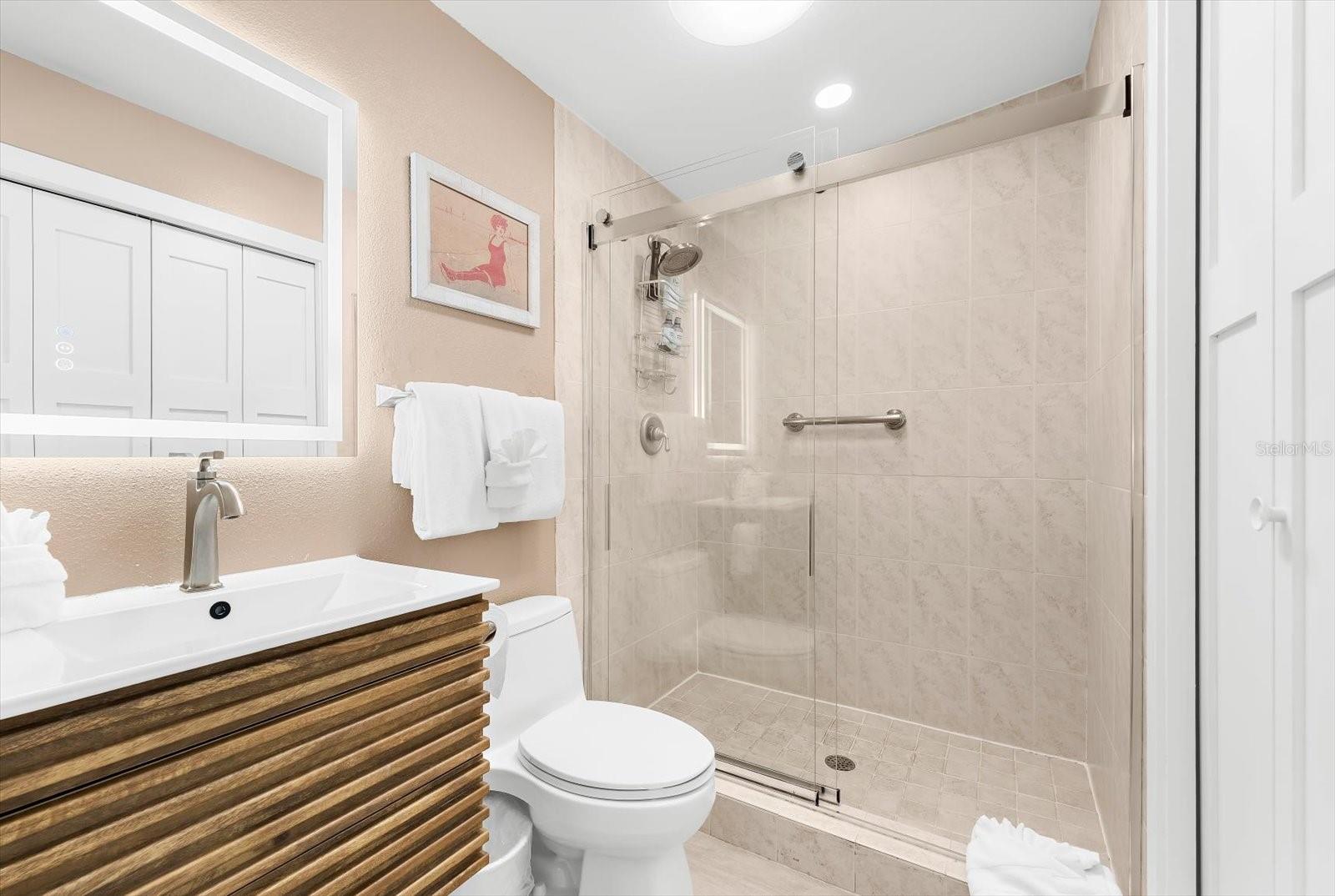 KEY ROYALE TERRACE - Residential