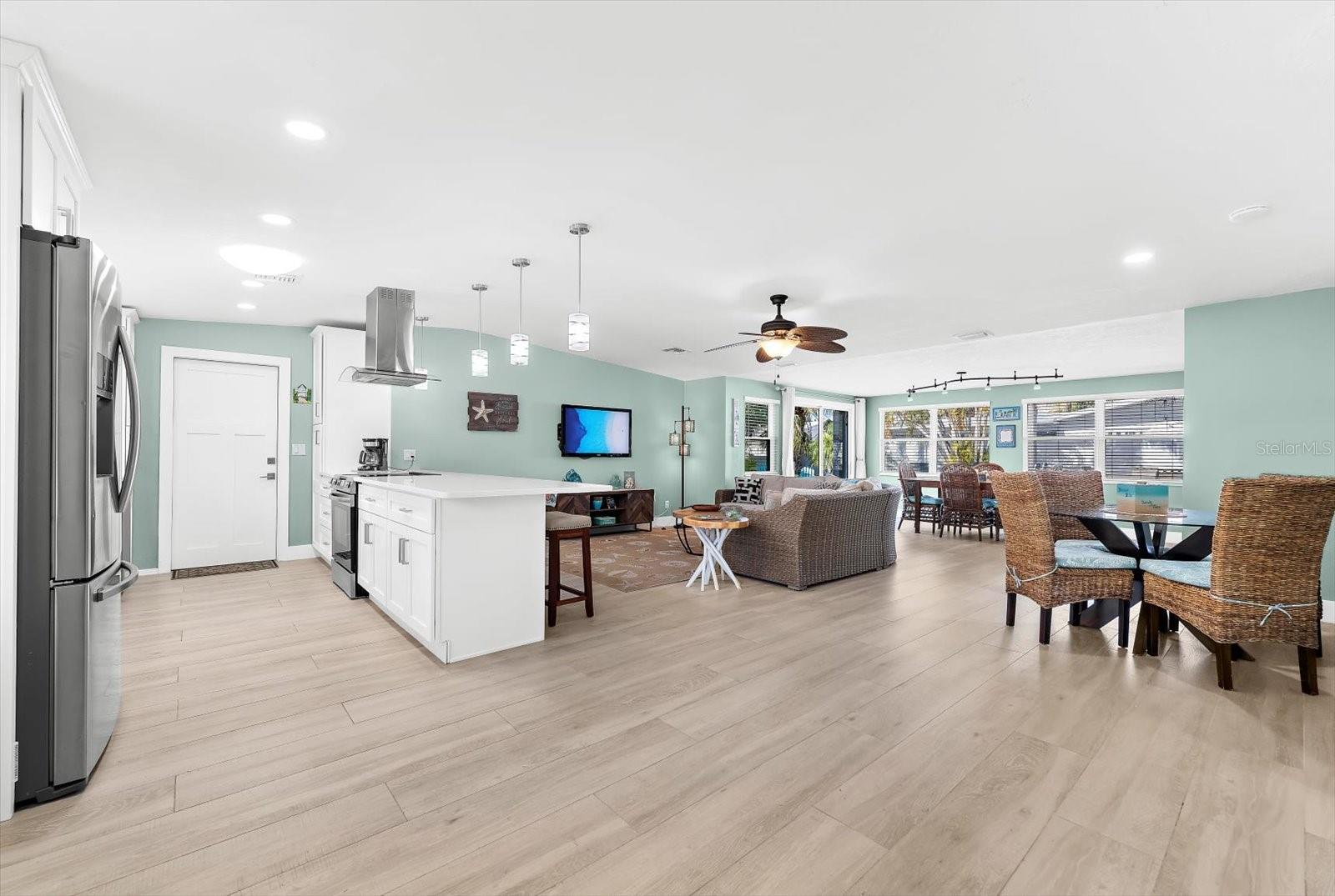 KEY ROYALE TERRACE - Residential