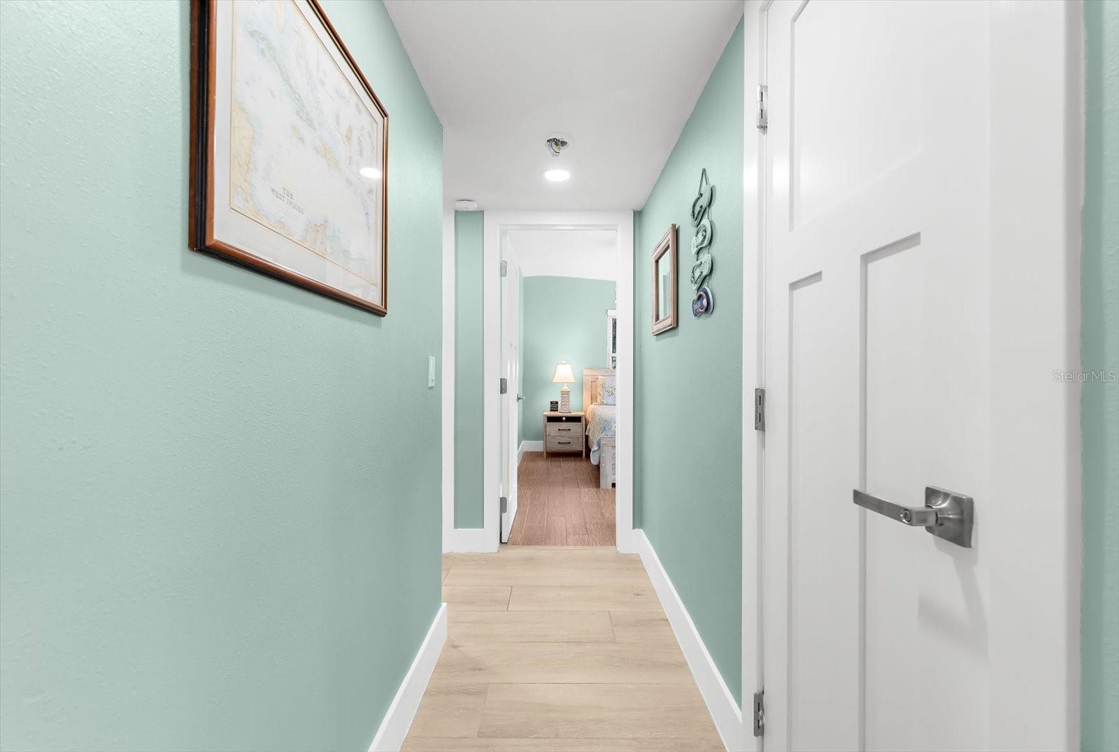 KEY ROYALE TERRACE - Residential